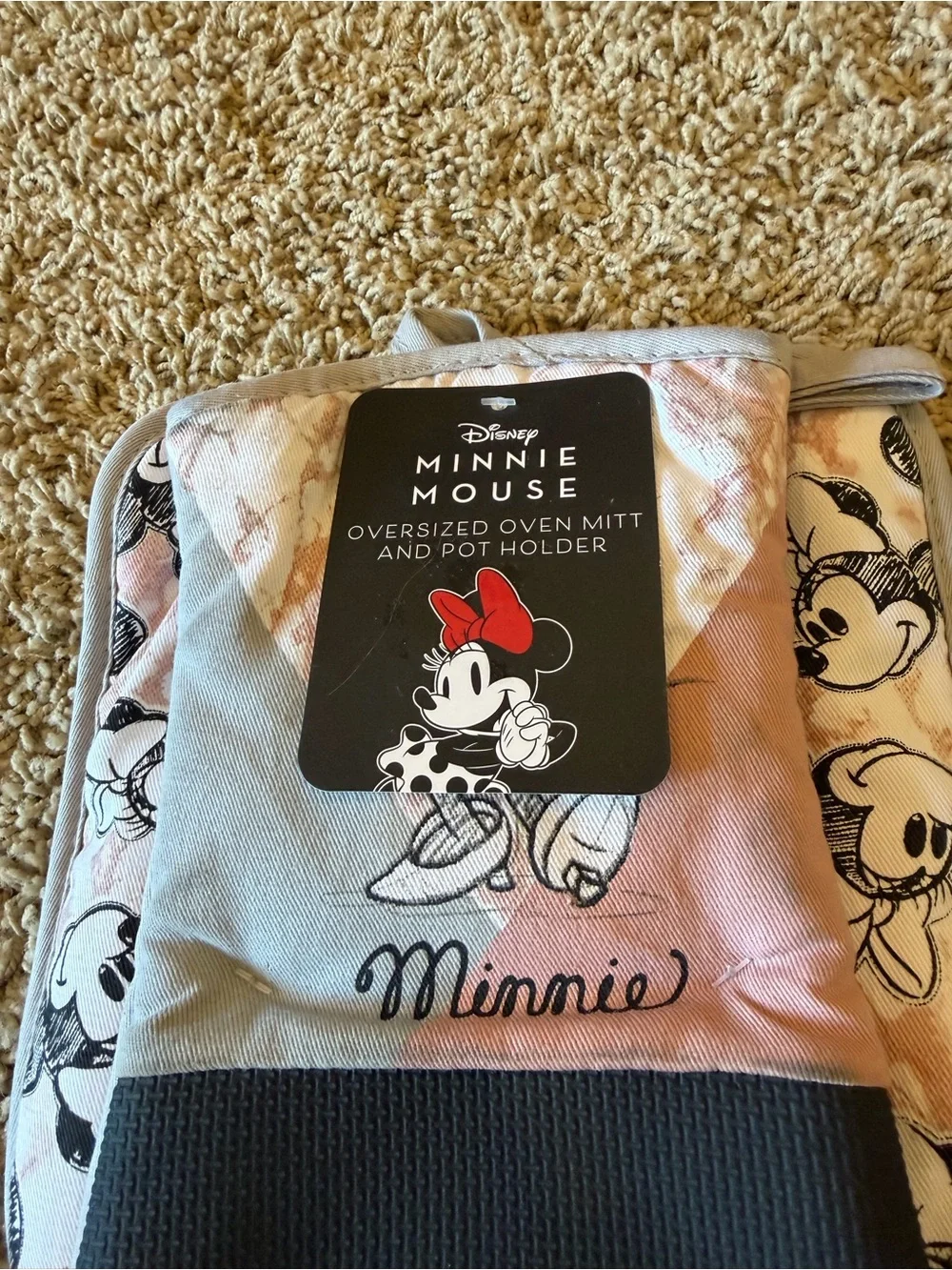 Disney Minnie Mouse Oversized Oven Mitt and Pot Holder Set